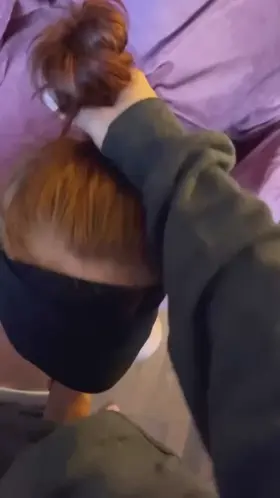 I love it when boys fuck me in the mouth holding my hair 😏. You can get more B/G content in my premium OnlyFans 🍌