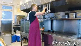 Mariska seduces the cook