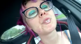 Do you like drooly girls with glasses?