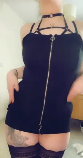 Wanna get naughty with a slutty British girl?!