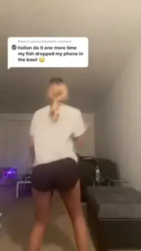 18 year old black girl shaking ass