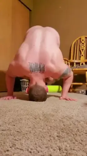 Naked Yoga ☯️🍑