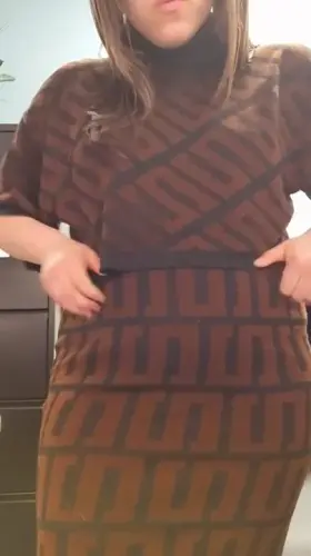 I kinda wish this outfit came in white so people could tell I'm braless in the office 😅 [F]