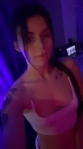 Are you into busty cuties like me?🥰