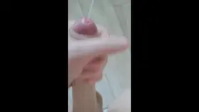 A close up MASSIVE cumshot. Cum see at lot more 😏💦