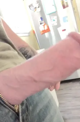 My massive fat throbbing cock poking out of my jeans 👖😈🍆