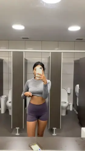 imagine if you caught me doing this in the gym? (f) (19)