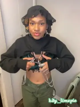 Bit of a tight squeeze 😅🐍