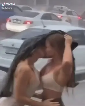 ...Cause this bitch is hot like a pepper, ah 🌶🔥💦 (Song: Arty It's Me – Lyrix Don't Matter)