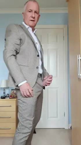 (55) Making sure the suit fits!! Look OK?! 😋