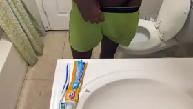 27 I’m straight with a 10 inch bbc with a A B S O L U T L E Love for bubble butt Twinks(fem or not) they are just fucking sexy who’s trying to “seduce” daddy and “not let it out🤫😜😋” now thick girls wit big melons please step right on up y’all are not left out