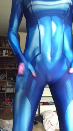 When is someone gonna pin me down, tear my suit open and fuck this femboy Samus silly?