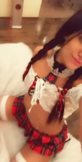 I like to walk in this skirt in hot weather😈