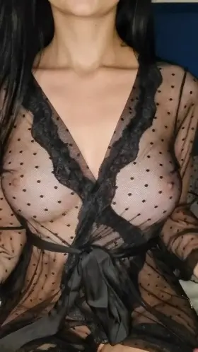 Some redditors asked me if my boobs are fake, but I take it as a compliment