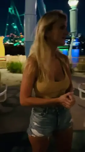 Hot babe gets naughty at Funpark