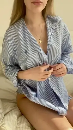 Say hello if I made you hard 🥰