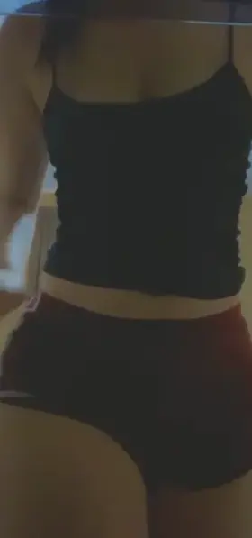 A little striptease for you ❤