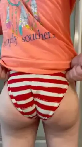 Come rub me down with tanning oil