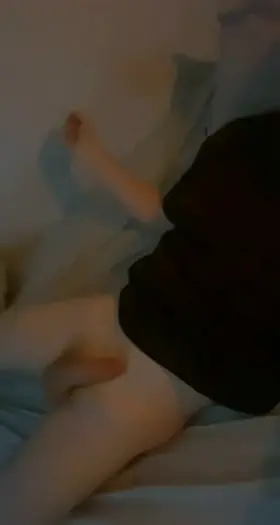 20, hii, watch to see stroke my cock, looking for people to trade with— long term if ur cute, +if uve got kinks ++for weird kinks