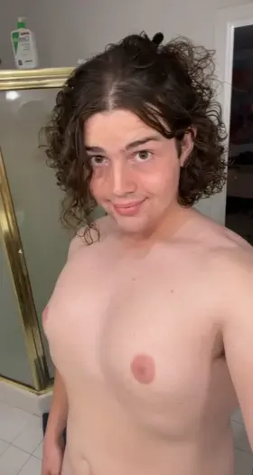 I love getting naked for strangers way too much… 😳