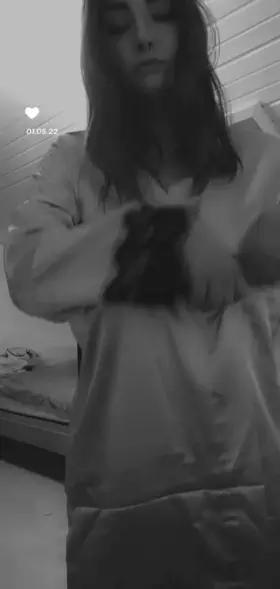 Would love some cum over this body! 🥵