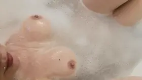 I need a Dick to help clean my ass 🤤🤤🤤