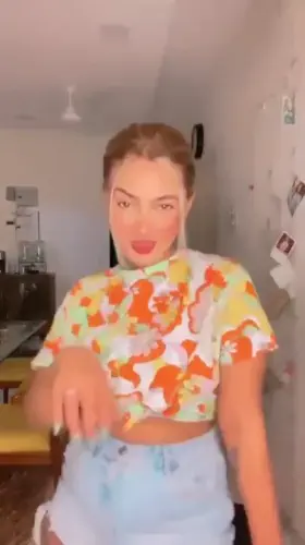 Aashika Bhatia surely looks like a hooker in that makeup.