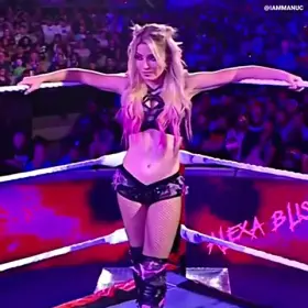 She knows what she’s doing😏