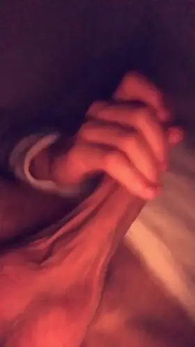 Who wants to make me cum