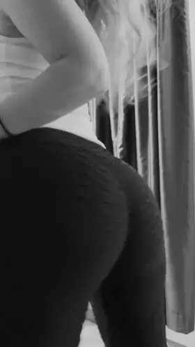 ❤️I would love to be your favorite milfy❤️If you are craving more😈..link in comments❤️ $4 SALE❤️