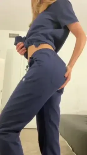 Just once I wish I could strip for a patient and let them know how horny I really am 😈