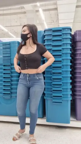 So nervous for this but i flsshed my boobs in the supermarket :) if 8 guys see my asian 🍈🍈 i will be happy