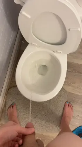 Got hard while pissing and pissing got hard