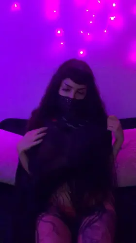 thought you could use an arab princess striptease <3 happy sunday!