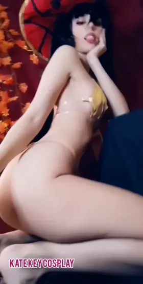 The best asstrologist of whole Monstadt - Mona by Kate Key