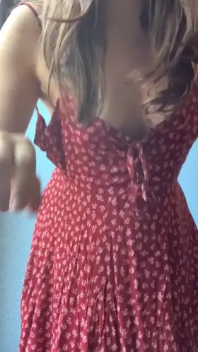 is this the right way to take off a sundress? 😇