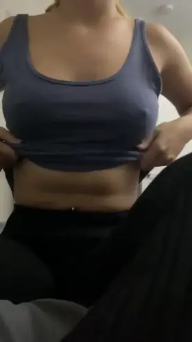 dropping in some European titty fun for you