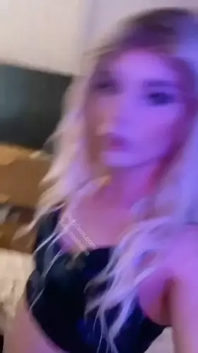 Come take a bite of this peach 🍑💦