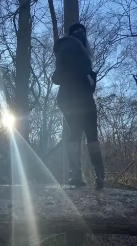 [gif] freezing my ass off for you ;)