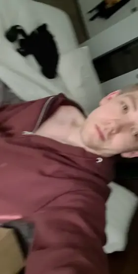 Nobody expects me to be hung 😅