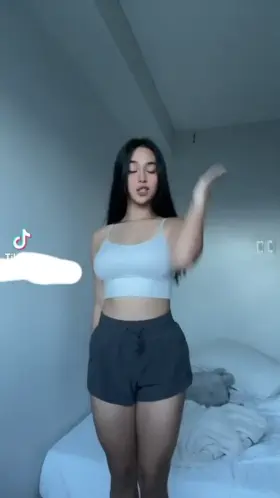 Hey can someone cumtribute my irl no nudes but can feed