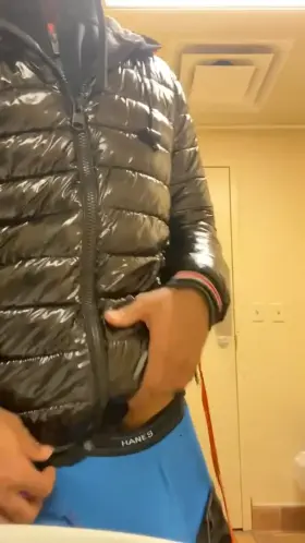 19 [m4f] lil work reveal😅