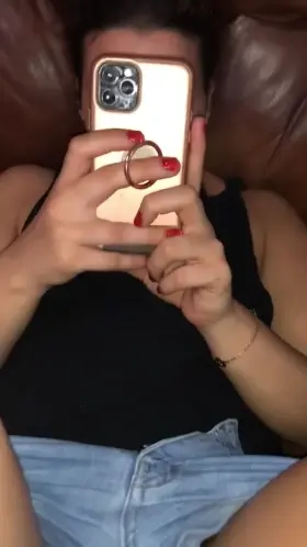 She’d much rather read her reddit noties