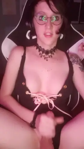 Cum edge with your porn mommy, let's use eachothers precum as lube