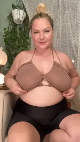 Since you guys are always so nice to me: titty drop 💝