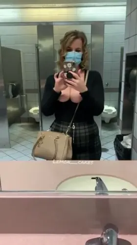 Meet me at the mall😉 [f]