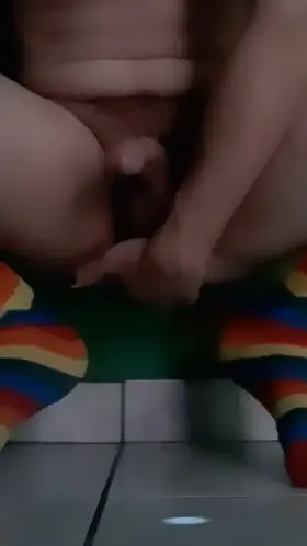 fingering makes me cum hands-free 🥵