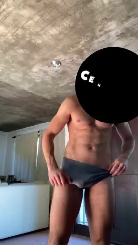 Applying sunscreen correctly is super important 💦😈