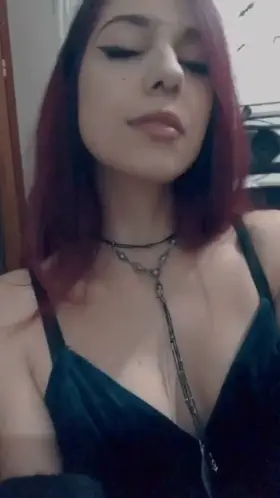 Let me be your spoiled punk slut 👅