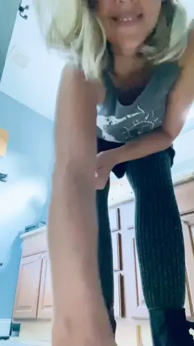 The dream of the ‘90s is alive under my skirt. [f]40